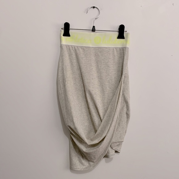 lululemon athletica women’s Inner Essence Skirt size 4 - Picture 2 of 5
